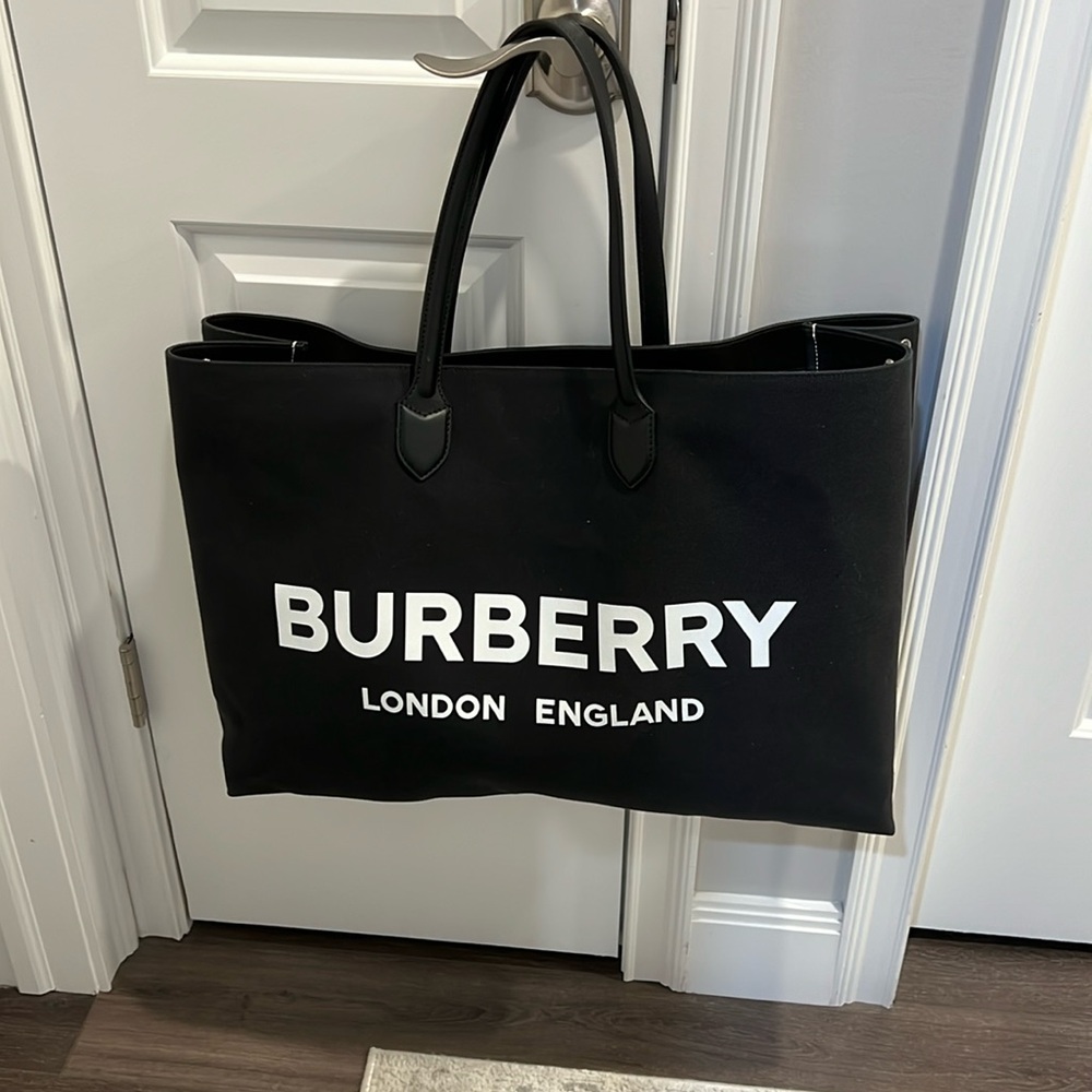 Tote - Picture 1 of 6